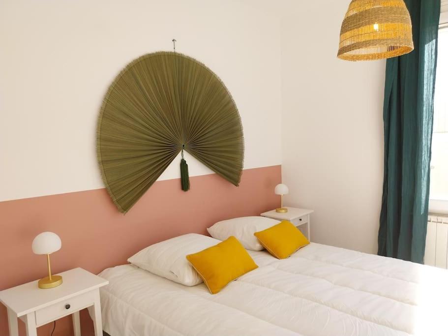 Charmant Appartement 3 Chambres Et Terrasse Eyragues エクステリア 写真
