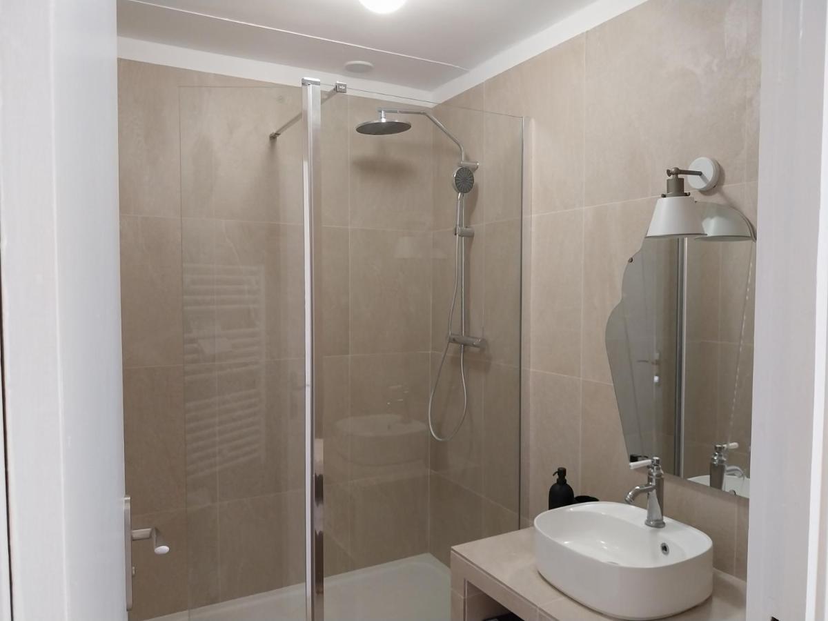 Charmant Appartement 3 Chambres Et Terrasse Eyragues エクステリア 写真