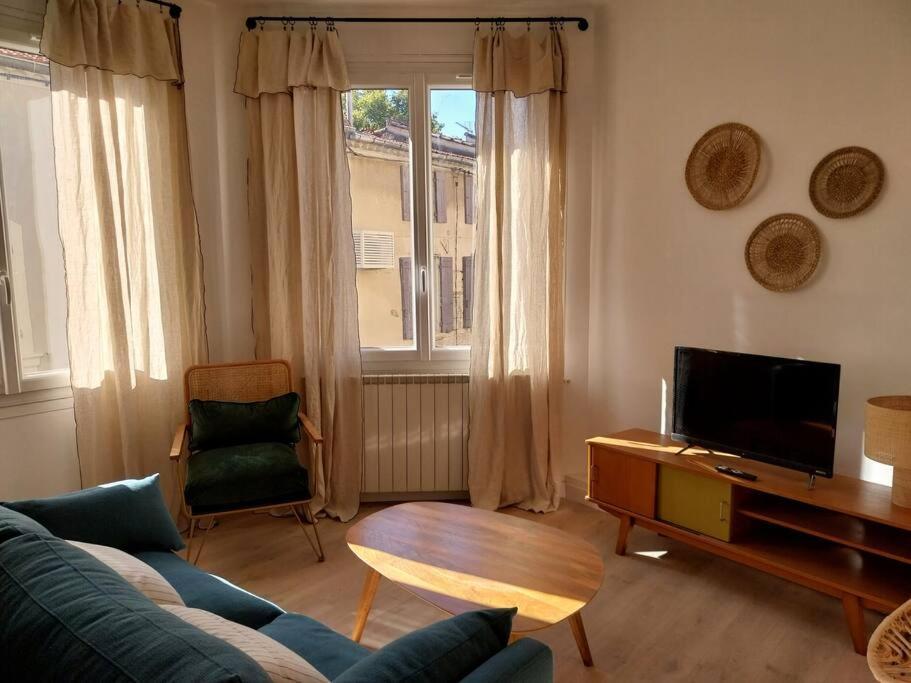 Charmant Appartement 3 Chambres Et Terrasse Eyragues エクステリア 写真
