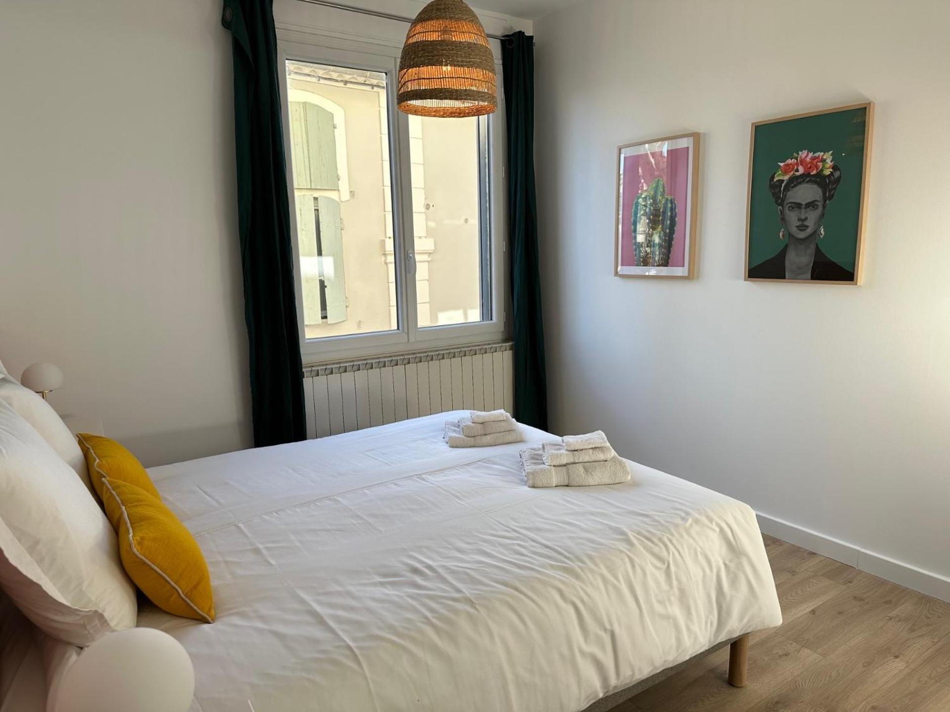 Charmant Appartement 3 Chambres Et Terrasse Eyragues エクステリア 写真