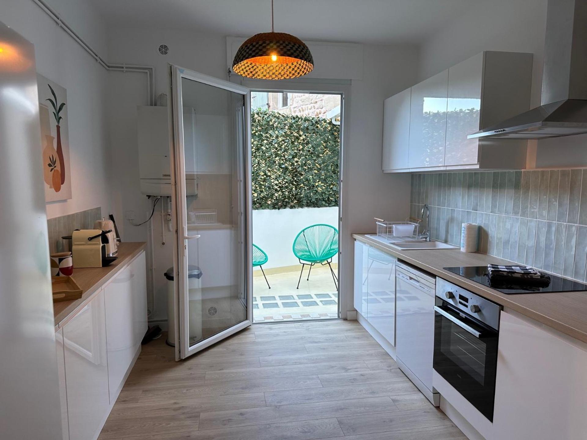 Charmant Appartement 3 Chambres Et Terrasse Eyragues エクステリア 写真