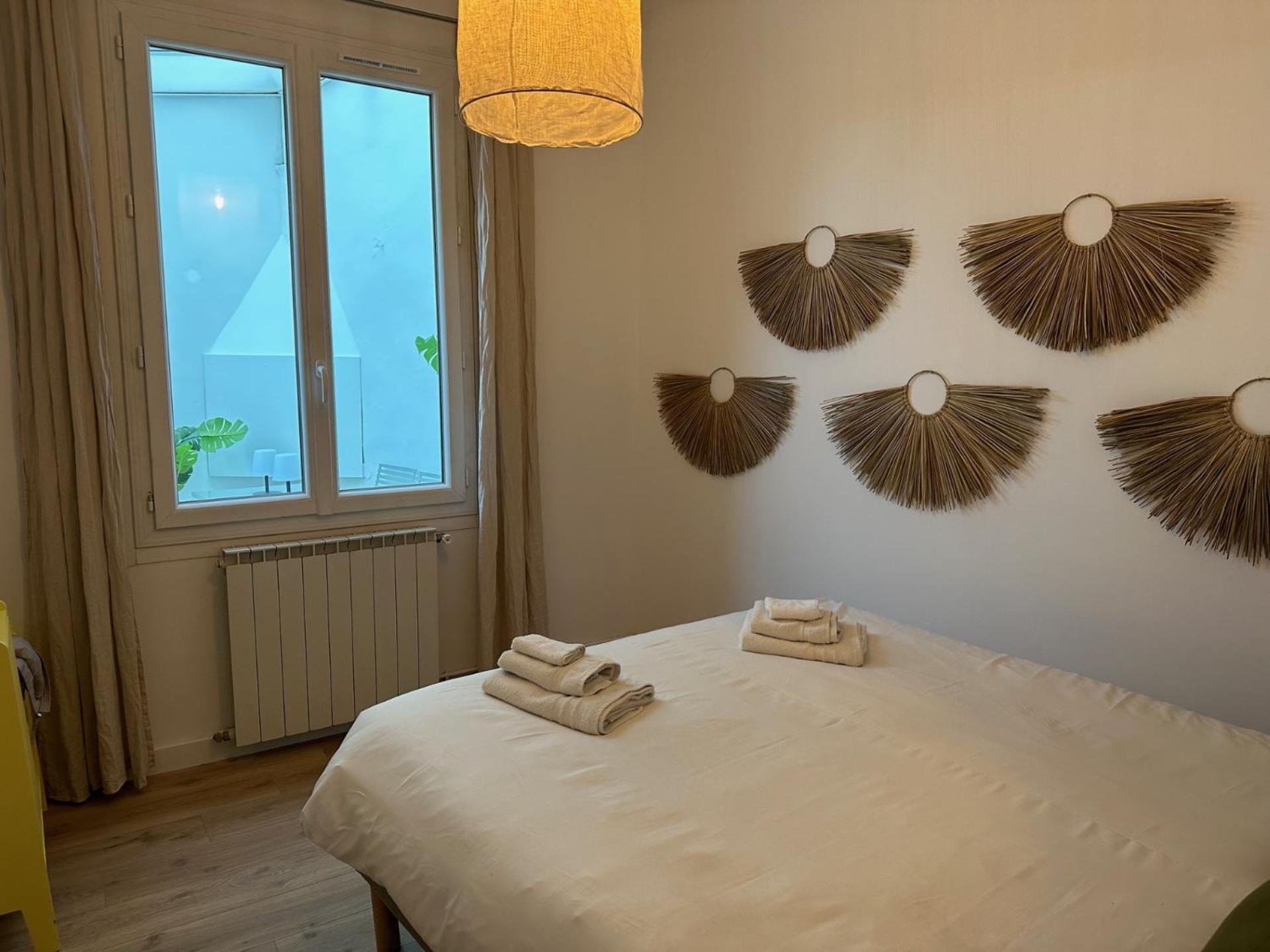 Charmant Appartement 3 Chambres Et Terrasse Eyragues エクステリア 写真