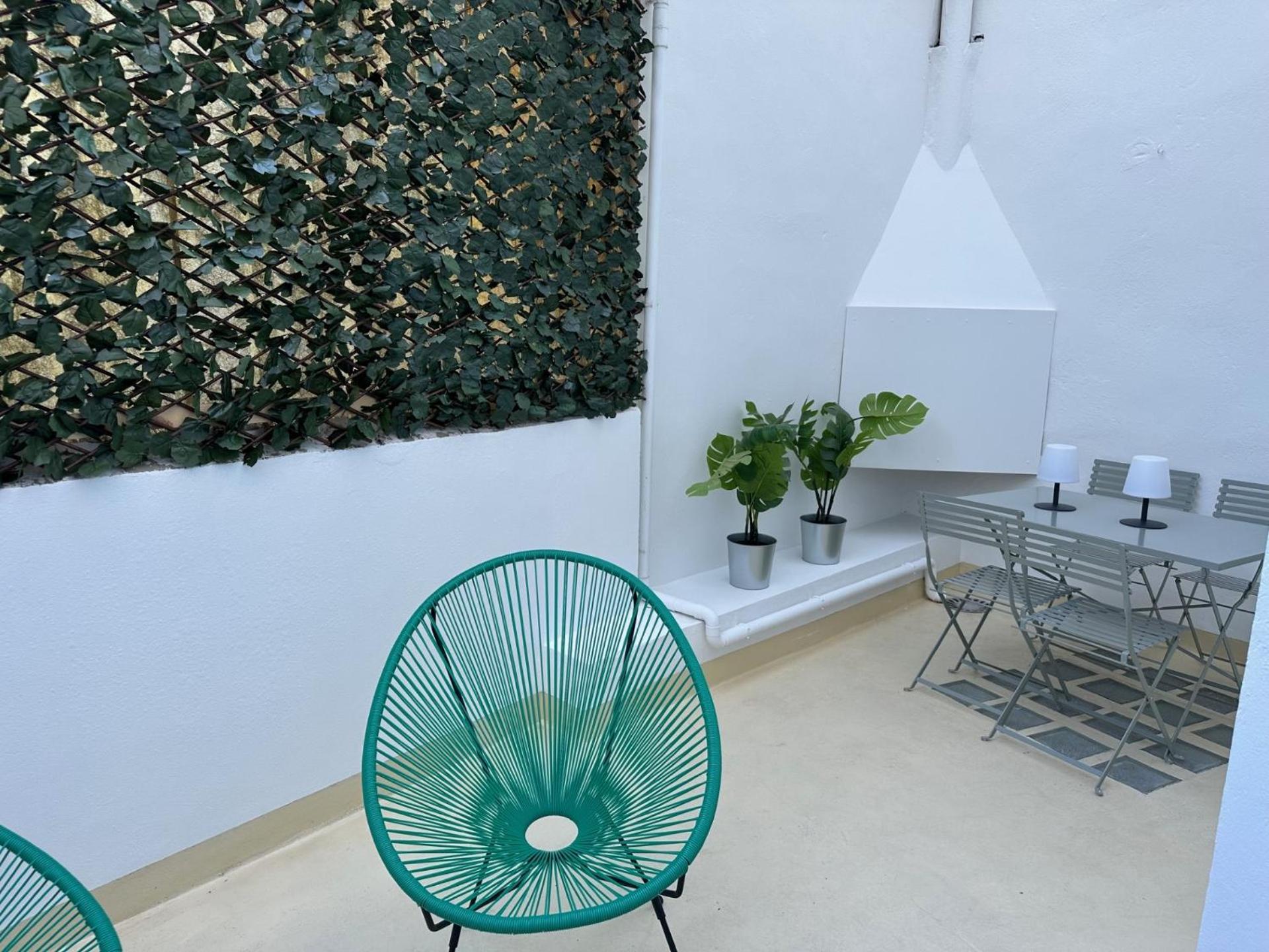 Charmant Appartement 3 Chambres Et Terrasse Eyragues エクステリア 写真
